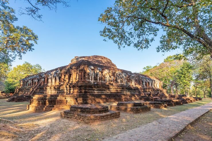 wat chang rob temple kamphaeng phet historical park unesco world heritage site 554837 277
